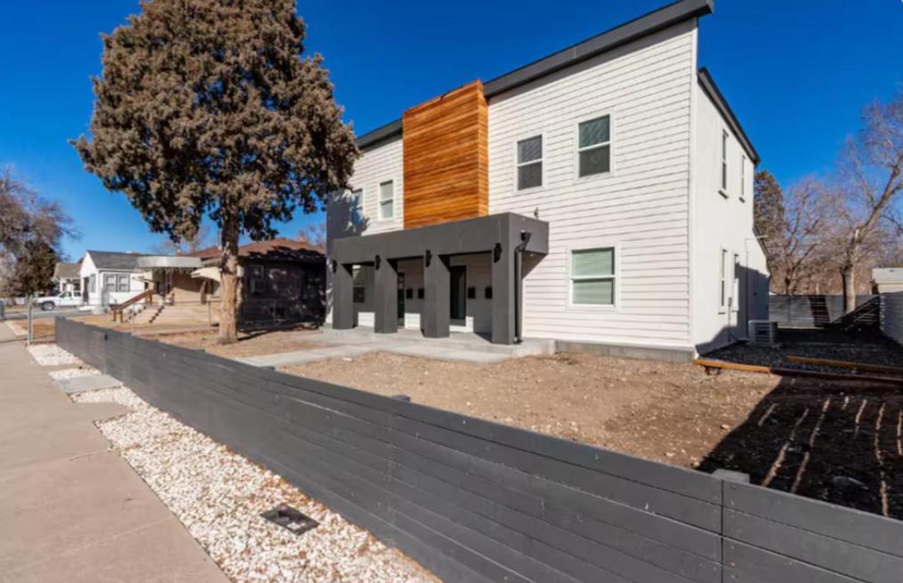 Two Story Apartment For Groups Available Pueblo Exteriér fotografie